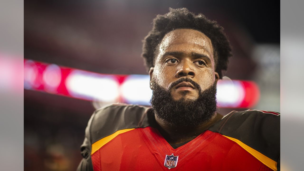 Will Buccaneers regret letting Donovan Smith sign with Chiefs?