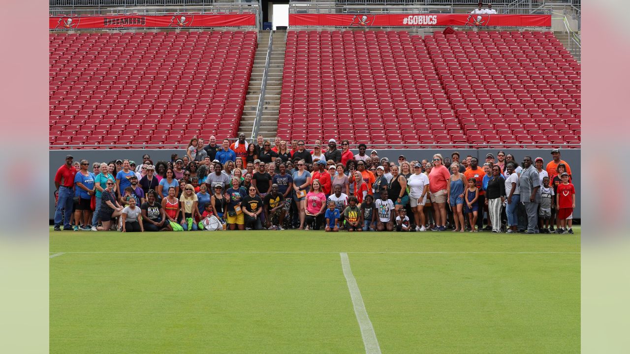 Buccaneers kick off 2023-24 season with 'Bucs Beach Bash'