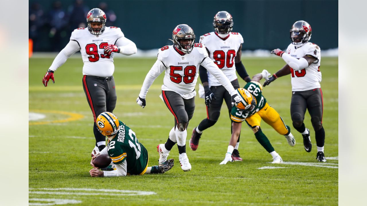 Tampa Bay Buccaneers vs. Green Bay Packers. Fans support on NFL Game.  Silhouette of supporters, big screen with two rivals in background Stock  Photo - Alamy