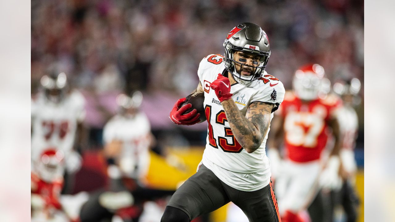 Tampa Bay Buccaneers return entire Offense and Defense from Championship  team, Re-Signing Players like Ndamukong Suh, Lavonte David, Shaq Barrett,  Chris Godwin, Rob Gronkowski, Leonard Fournette for 2021