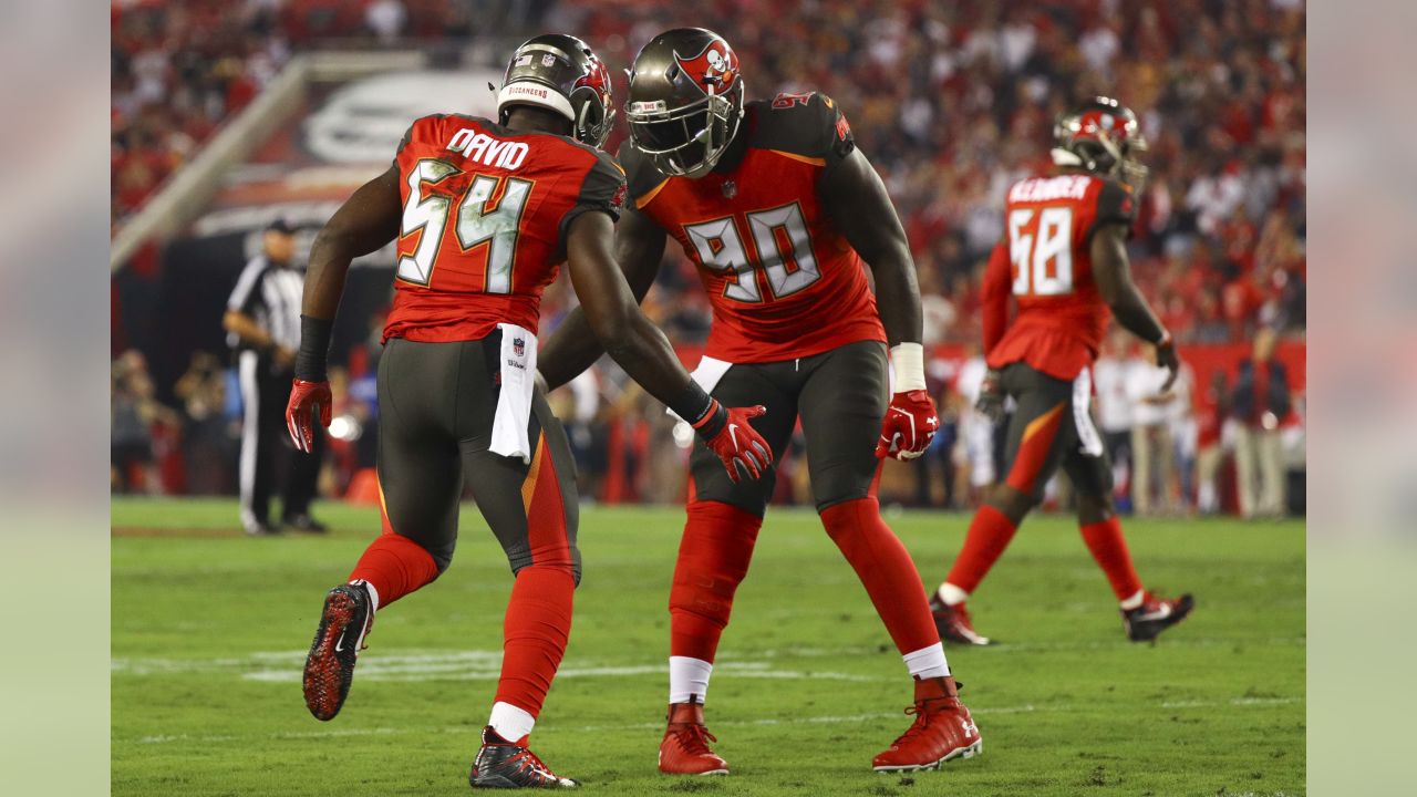 Bucs' Jason Pierre-Paul coming for Giants' 'necks' on MNF