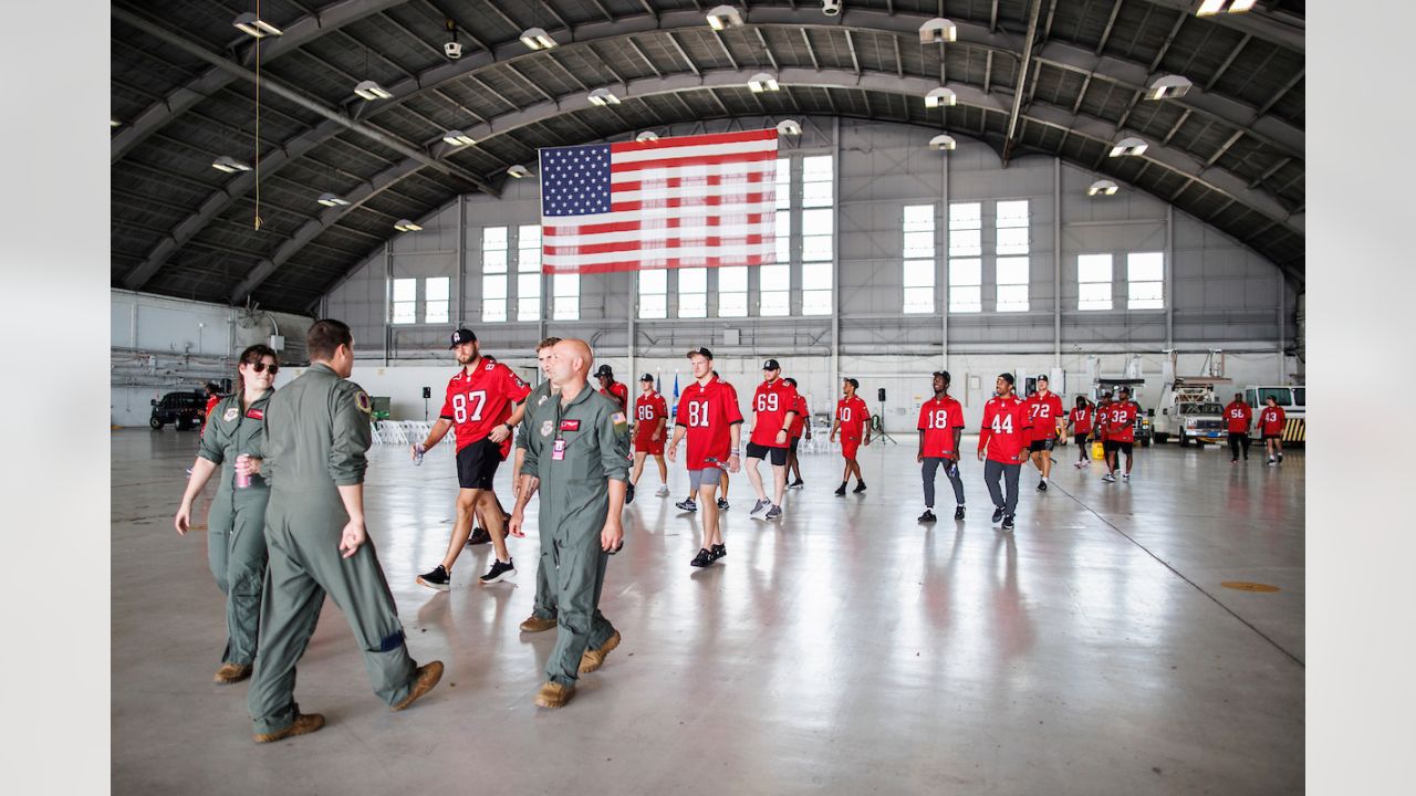 Buc rookies visit MacDill > MacDill Air Force Base > News