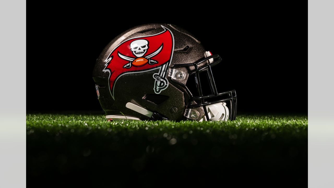 Tampa Bay Buccaneers on X: Download your 2015 #Bucs Schedule wallpaper  here:   / X