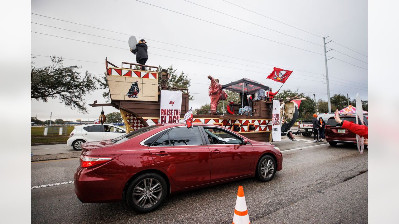 Get free Bucs swag at 'Raise the Flags' drive-thru event today