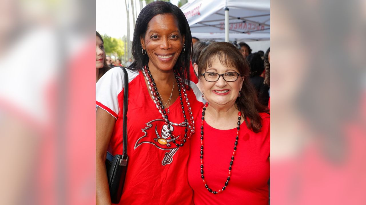 Bucs' annual Women of RED preseason party attracts nearly 2,000