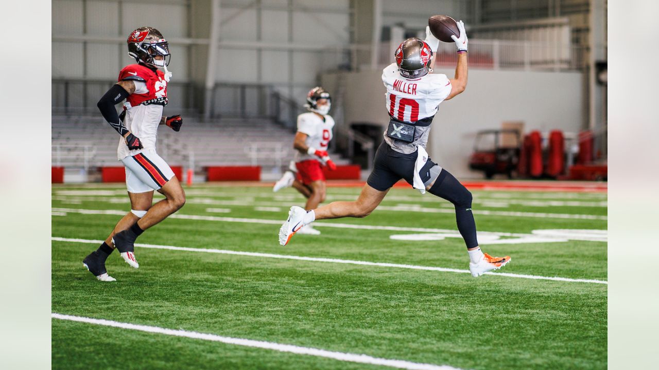 Tampa Bay Buccaneers tight end Cade Otton (88) after a catch during an NFL  football training camp practice Monday, July 31, 2023, in Tampa, Fla. (AP  Photo/Chris O'Meara Stock Photo - Alamy