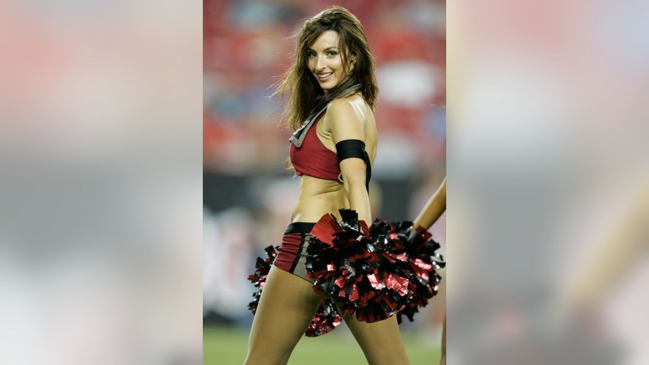 The Tampa Bay Buccaneers Cheerleaders sported throwbacks in honor