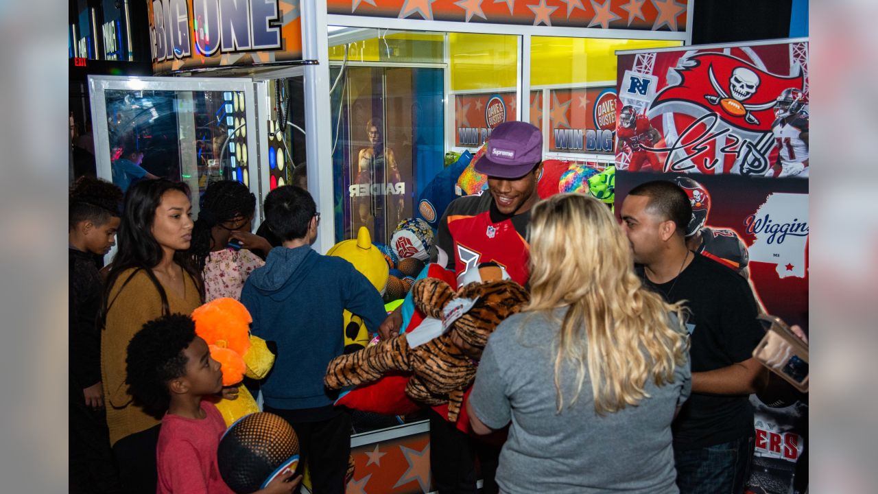 Justin Evans Surprises Students with Trip to Dave & Buster's