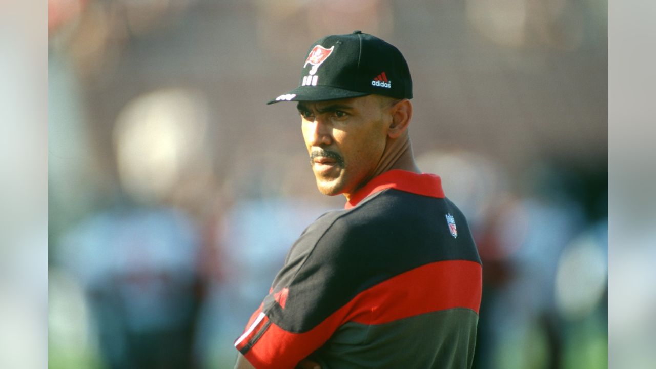 Bucs to induct Tony Dungy into Ring of Honor on Sept. 24