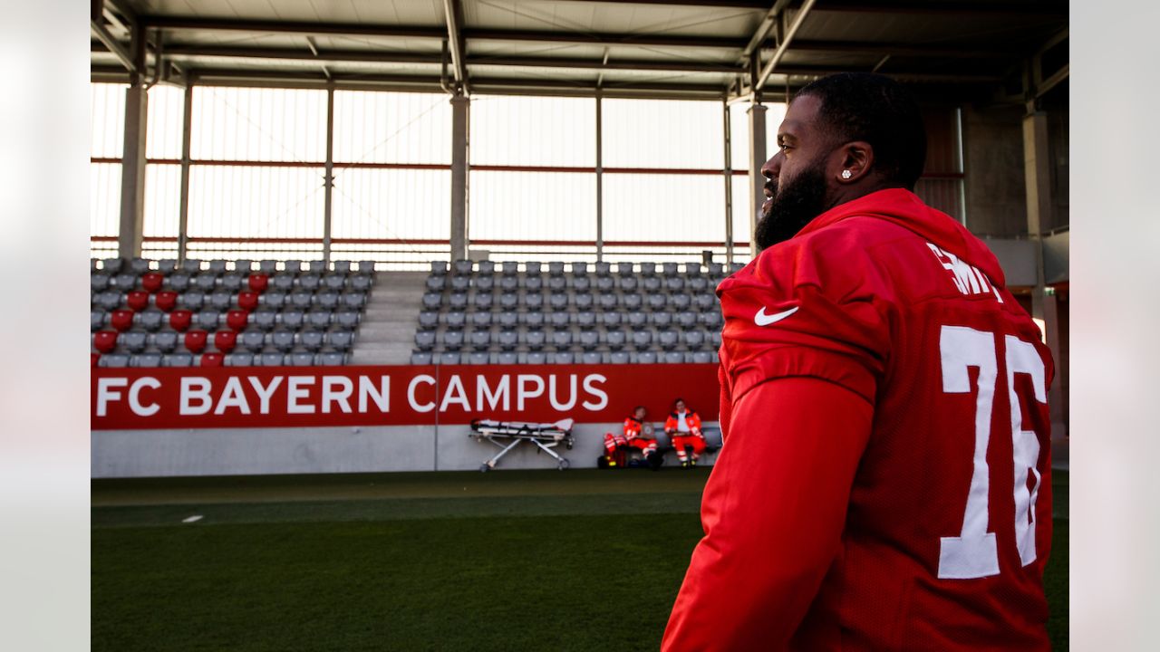 Brady & the Buccaneers train at the FC Bayern Campus, Seahawks