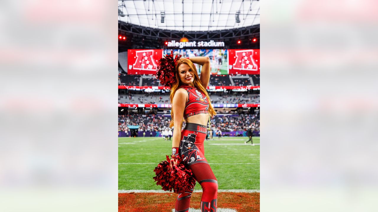 Pro Bowl Talyn Of The Tampa Bay Buccaneers – Ultimate Cheerleaders