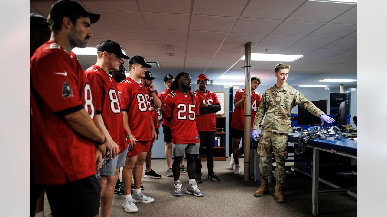 Team MacDill hosts Tampa Bay Buccaneers rookies > MacDill Air