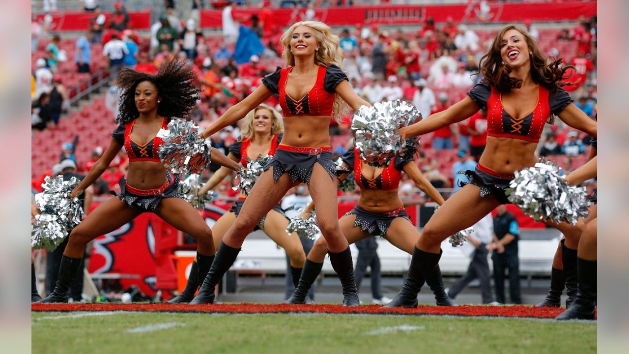 Tampa Bay Buccaneers on X: Say hello to 2015 @Tbbcheer #cheerleader,  Ingrid! BEST OF 