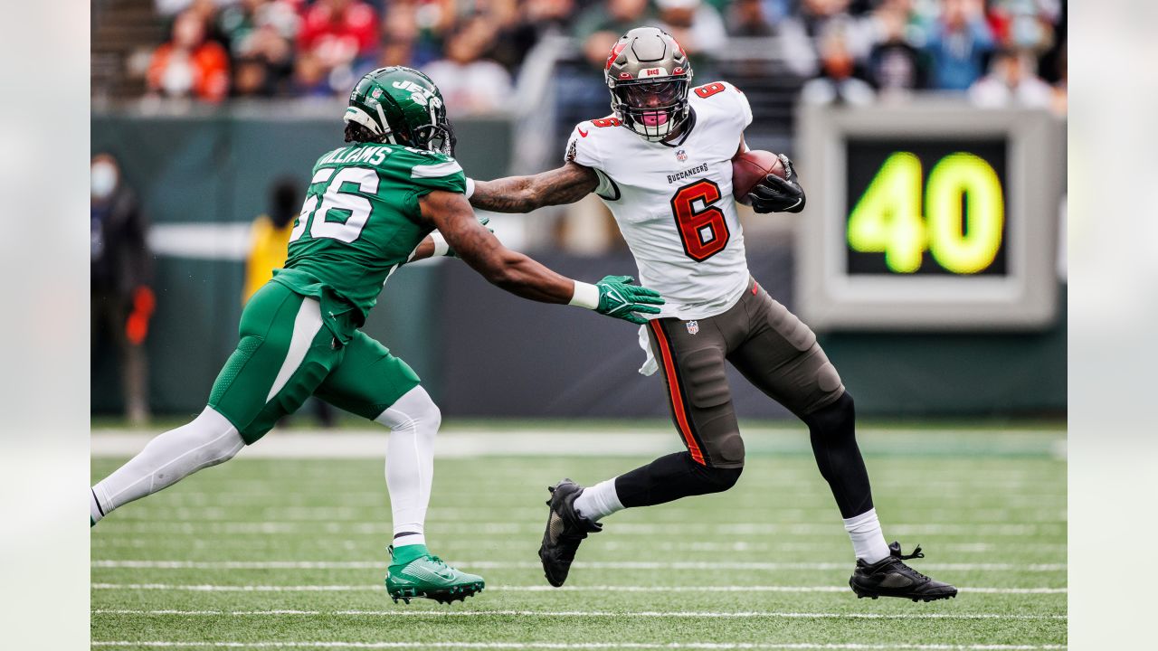 New York Jets linebacker Noah Dawkins (56) in action against the