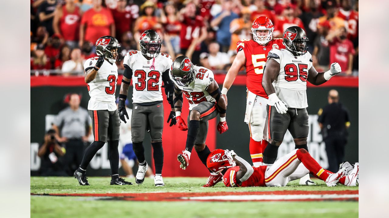 Tampa Bay Buccaneers vs. Kansas City Chiefs. NFL Game. American Football  League match. Silhouette of professional player celebrate touch down.  Screen Stock Photo - Alamy