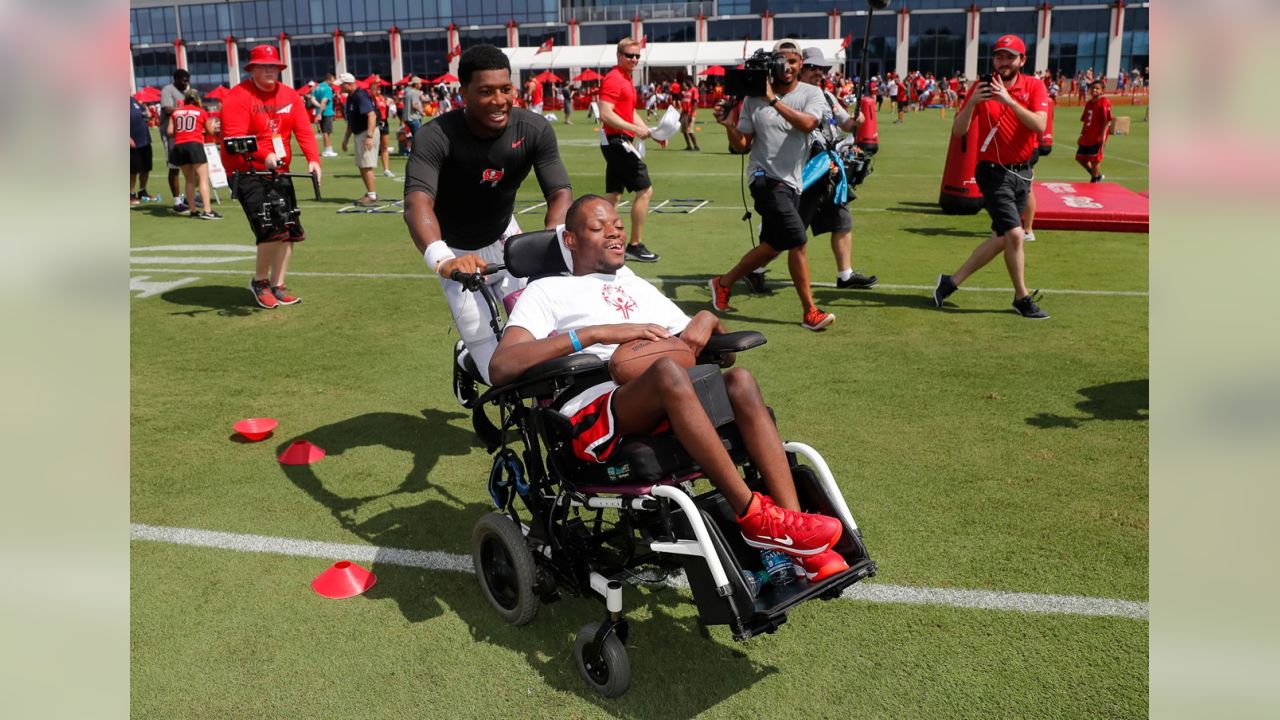 Photo story: Tampa Bay Bucs welcome Special Olympics athletes to training  camp