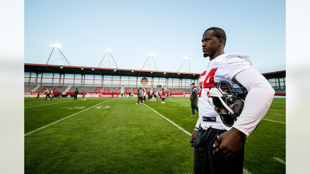 Brady & the Buccaneers train at the FC Bayern Campus, Seahawks