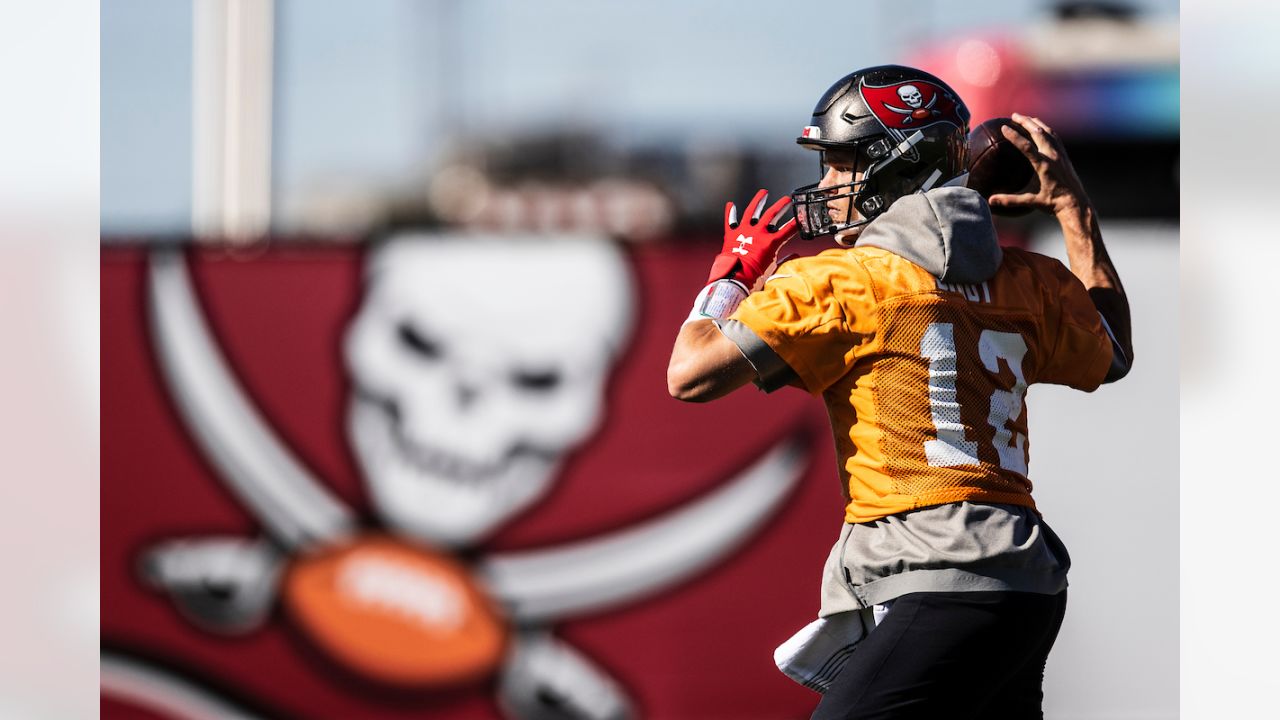 NFL on X: The @Buccaneers defensive front is too strong. #GoBucs 