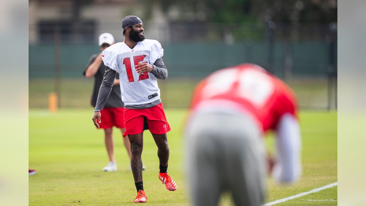 Matthew Stafford takes out 2 guys to help spring J.D. McKissic for