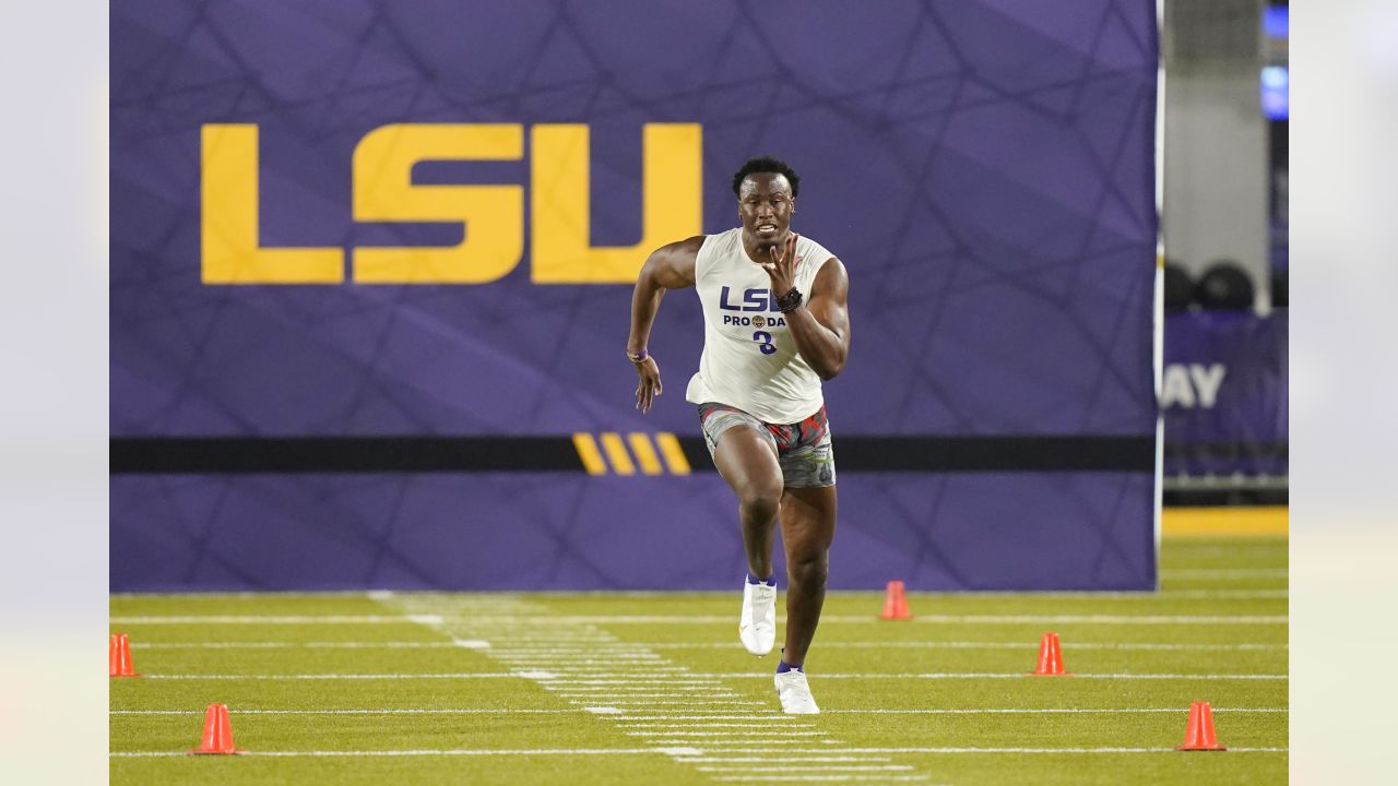 Tampa Bay Buccaneers select LSU defensive end Andre Anthony in