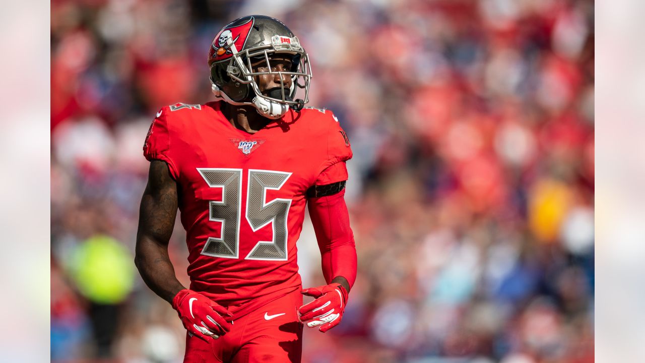 NFL: Bucs CB Jamel Dean goes airborne for huge INT vs. Saints