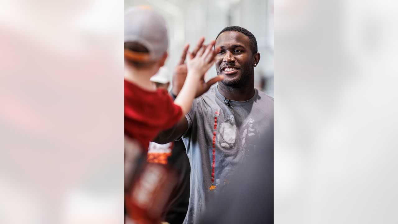 Buccaneers: Devin White's IG post amid 'champagne problems' will make fans  smile