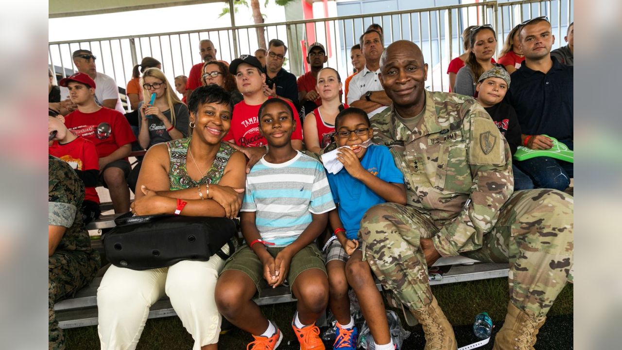 Bucs host military members for A Salute To Service boot camp