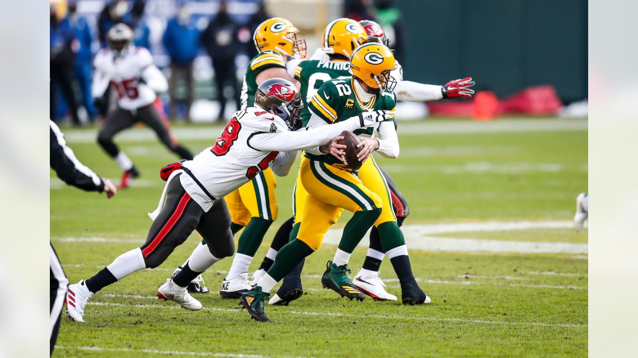 Tampa Bay Buccaneers vs. Green Bay Packers. Fans support on NFL Game.  Silhouette of supporters, big screen with two rivals in background Stock  Photo - Alamy