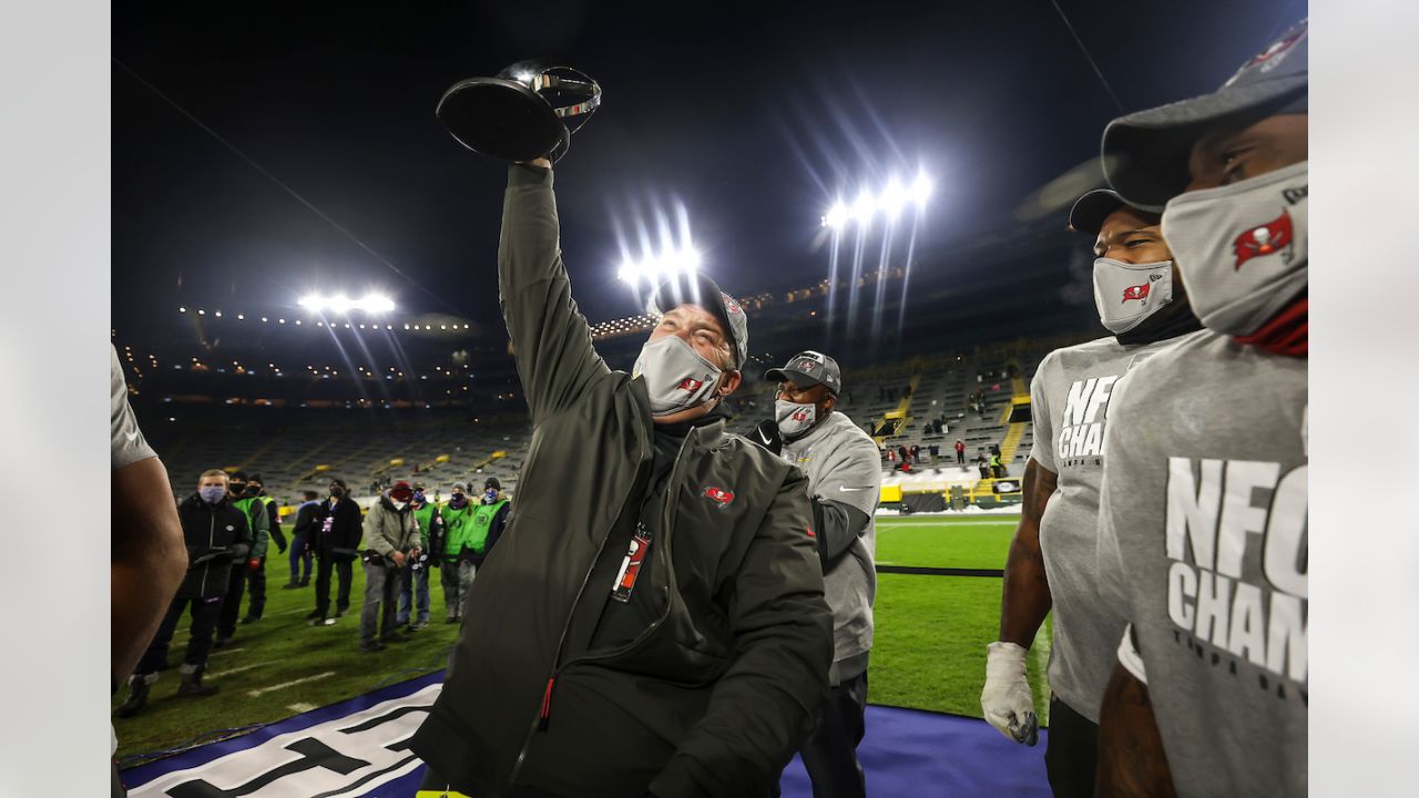 PHOTOS: Bucs Celebrate NFC Championship Win & Trophy Presentation