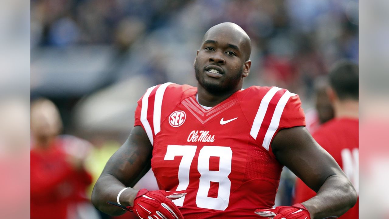 Download Laremy Tunsil White 78 Football Jersey Wallpaper