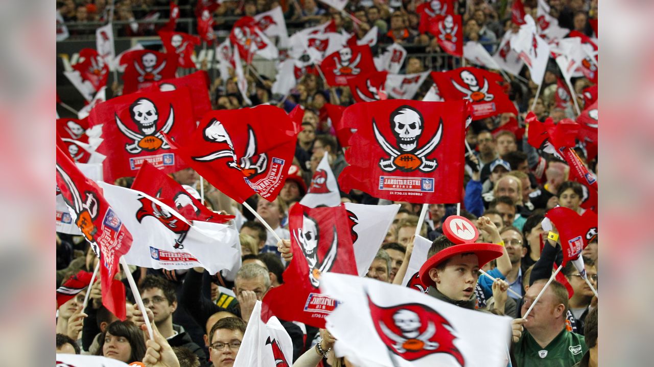 Tampa Bay Buccaneers mascot runs out during the NFL International Series  Match at Wembley, London Stock Photo - Alamy