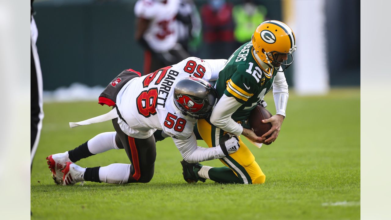 Tampa Bay Buccaneers vs. Green Bay Packers . NFL Game. American Football  League match. Silhouette of professional player celebrate touch down.  Screen Stock Photo - Alamy