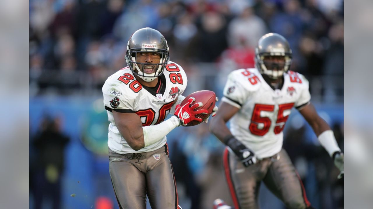 Ronde Barber Joins John Lynch as Hall of Fame Finalists