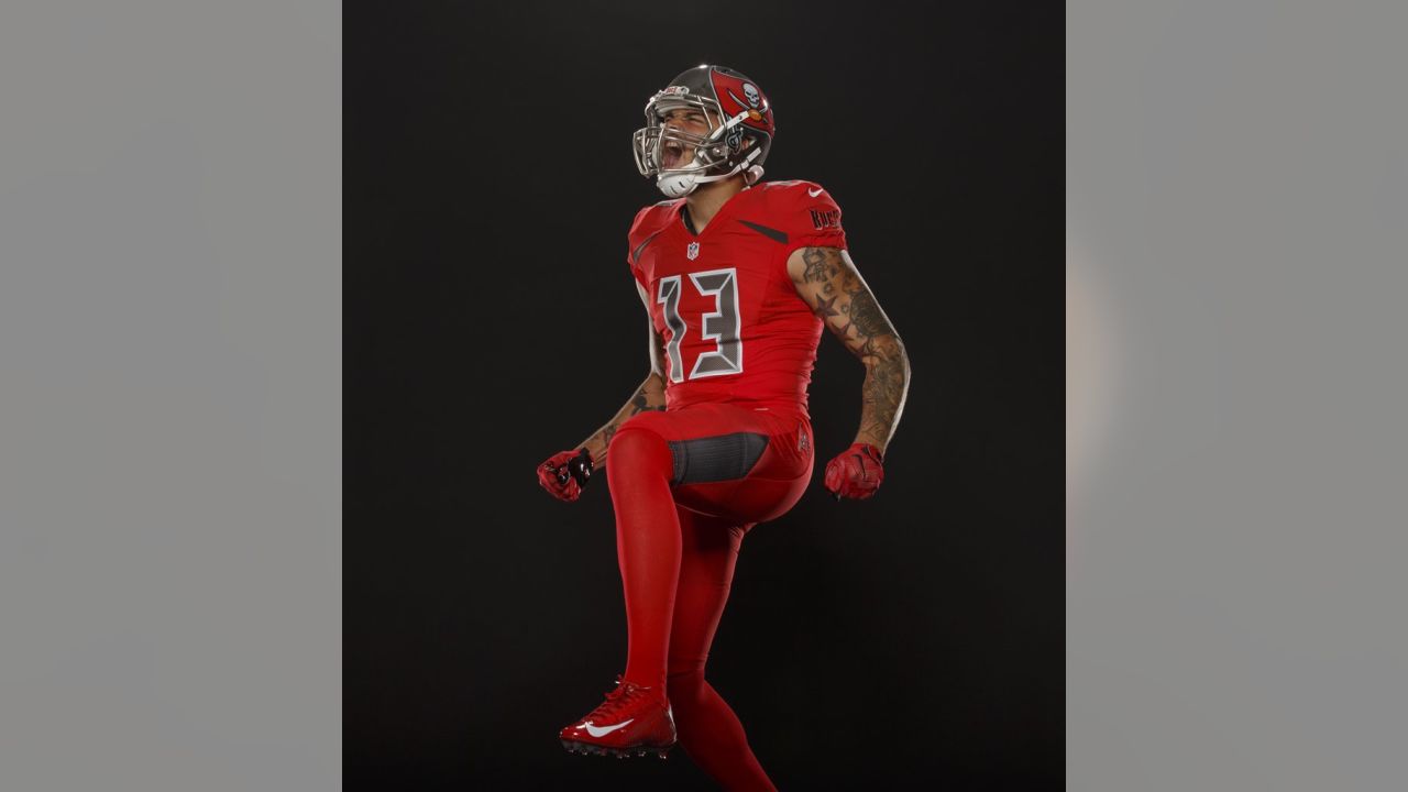 Buccaneers unveil new all-red uniforms for Nike Color Rush and Thursday  Night Football - Bucs Nation