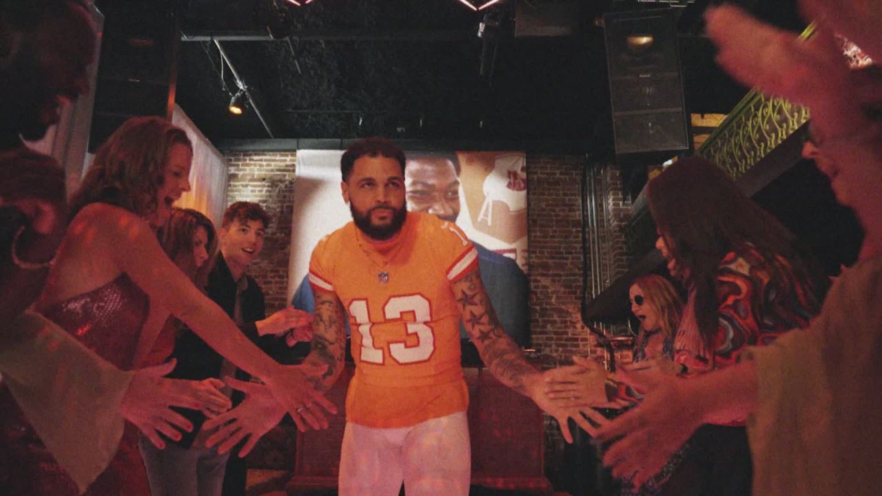 Bucs unveil creamsicle jerseys with video filmed in St. Petersburg