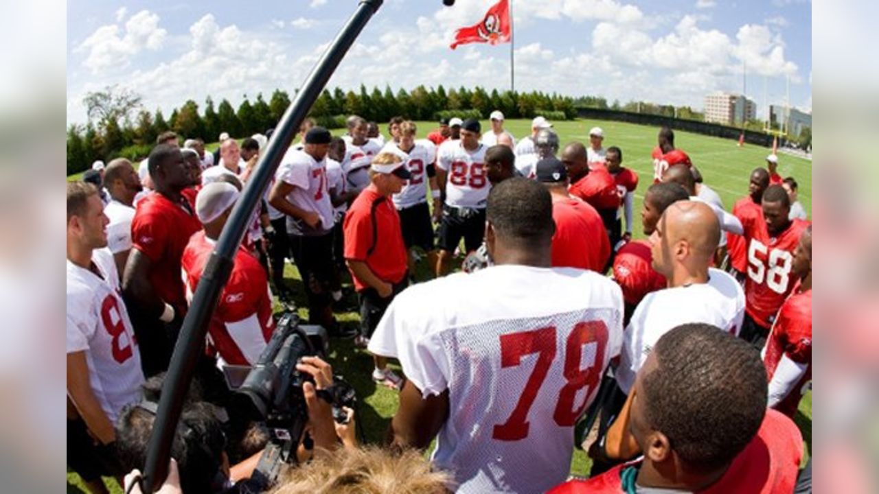 For world champion Bucs, confetti flies where flags do not