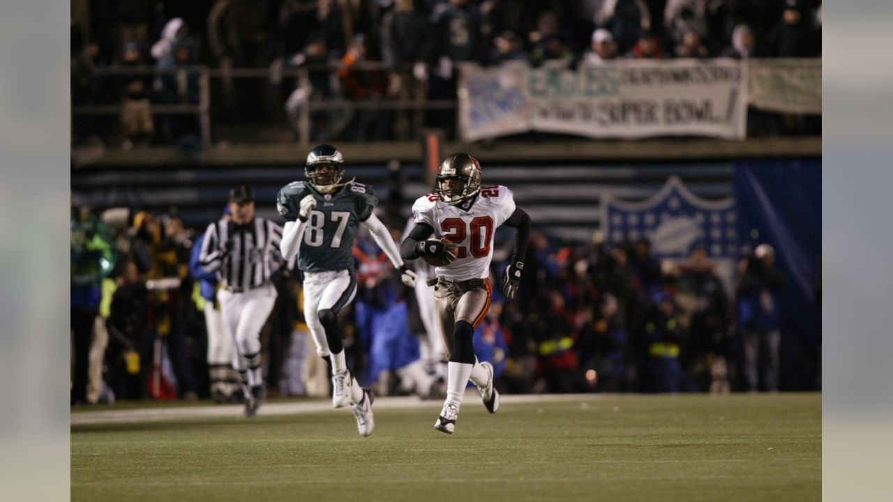 Happy 15th anniversary to the greatest play in Bucs history: Ronde Barber  shuts down the Vet