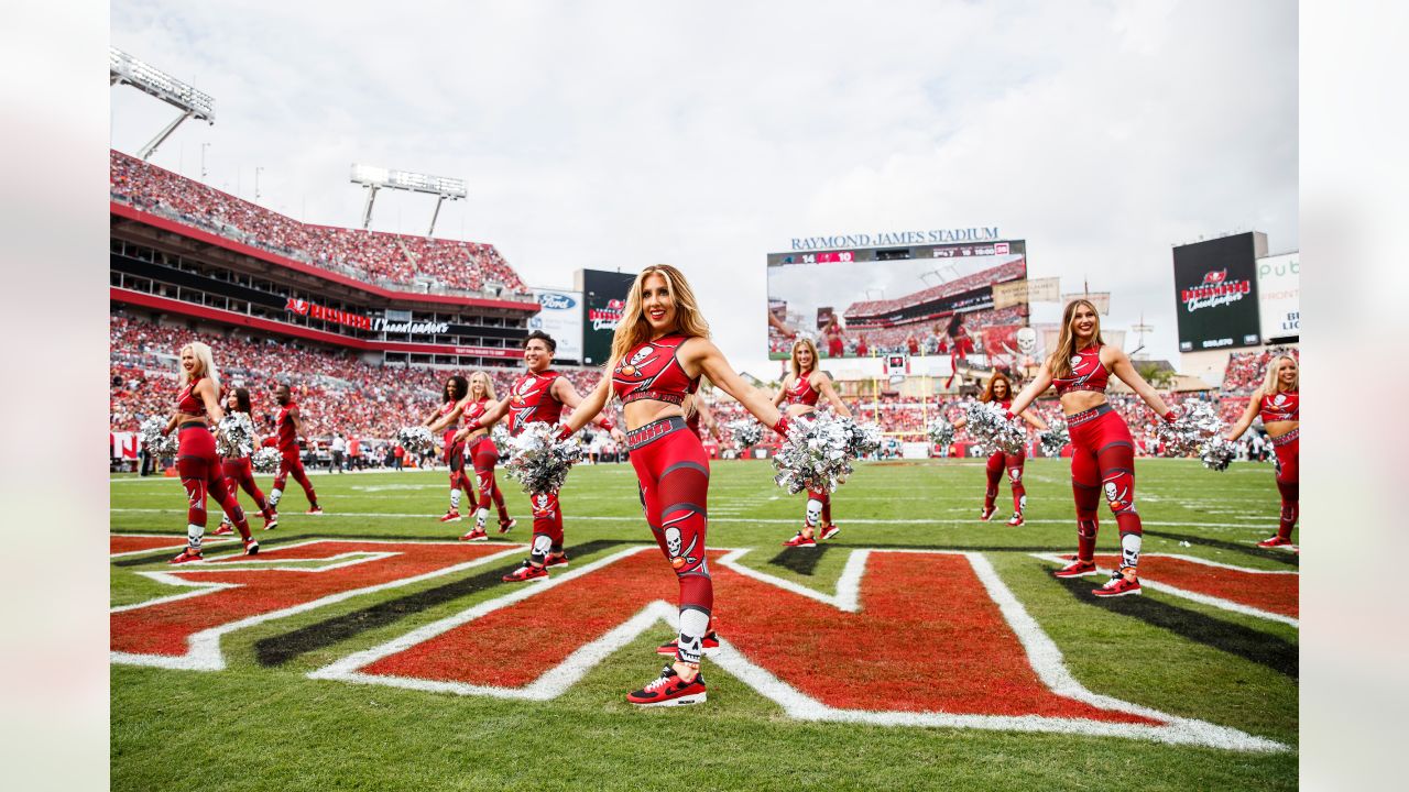 December 30, 2018: Tampa Bay cheerleader during the game between the  Atlanta Falcons and the Tampa Bay Buccaneers at Raymond James Stadium in  Tampa, Florida. Atlanta win 34-32. Del Mecum/CSM/Sipa USA (Credit