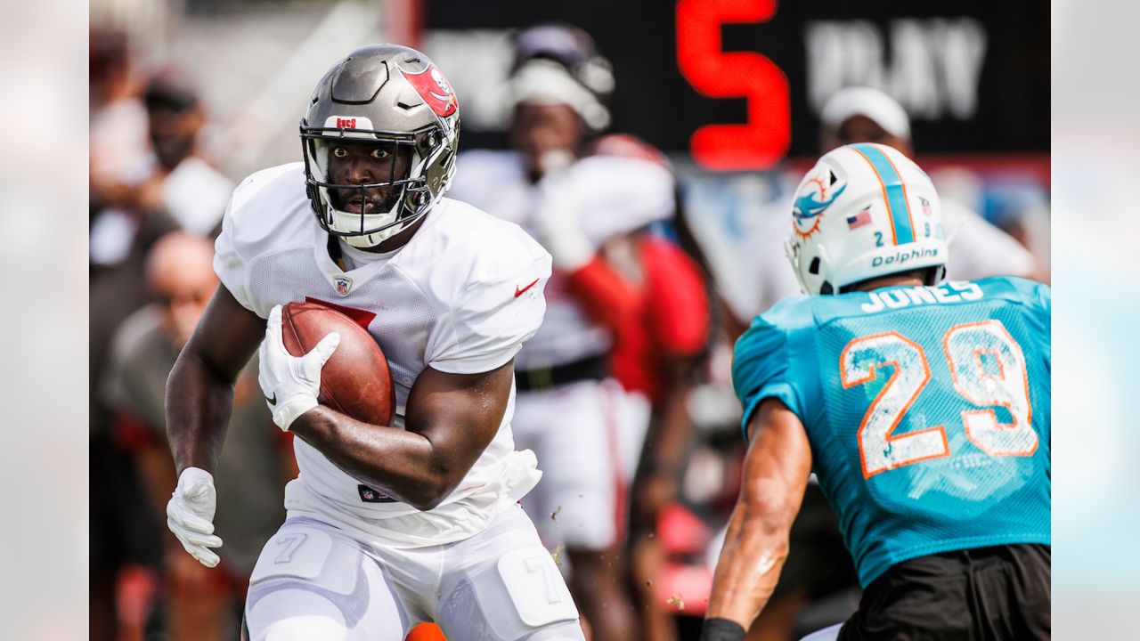 Best Photos from Bucs Training Camp Practice With the Miami Dolphins,  August 10