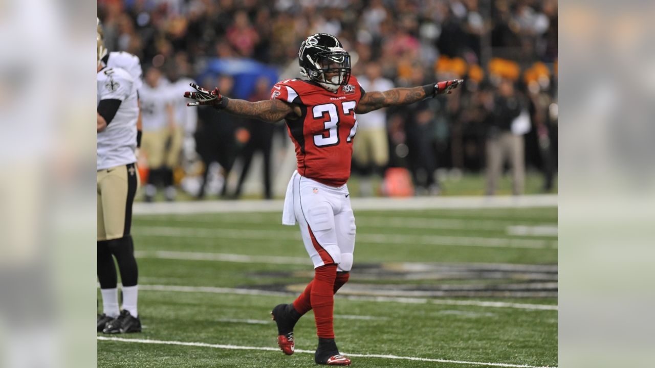 Jones' big game leads Falcons past Buccaneers 34-20