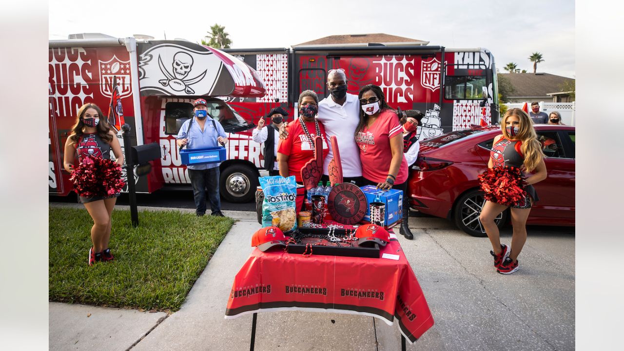 Tailgreeter - TAMPA BAY BUCS vs. Packers LOOSE CANNONS Tailgate