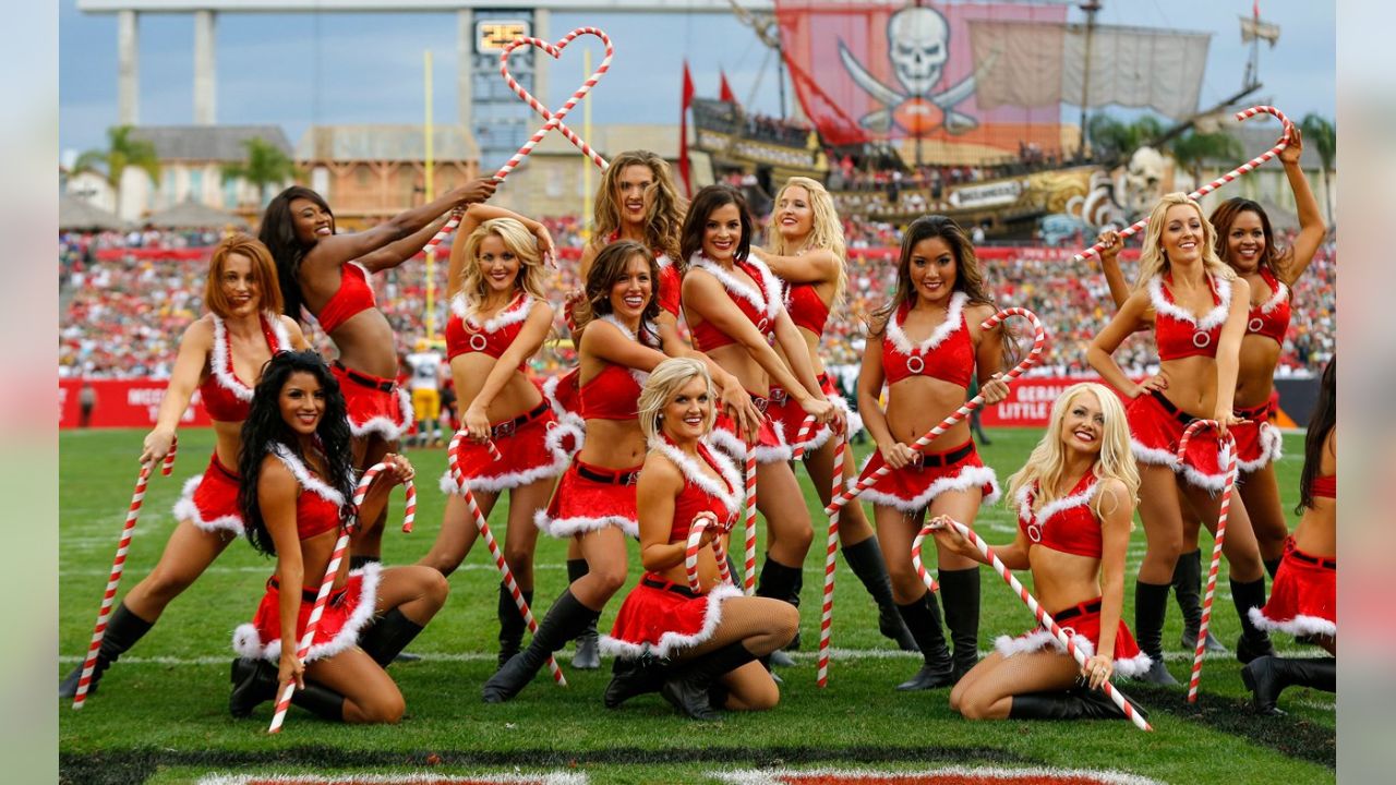 Tampa Bay Buccaneers Cheerleaders 2020 – Ultimate Cheerleaders