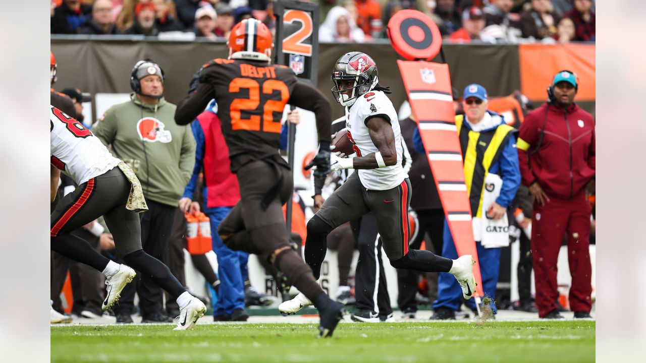 Photo gallery: Tampa Bay Buccaneers defeat Cleveland Browns, 26-23