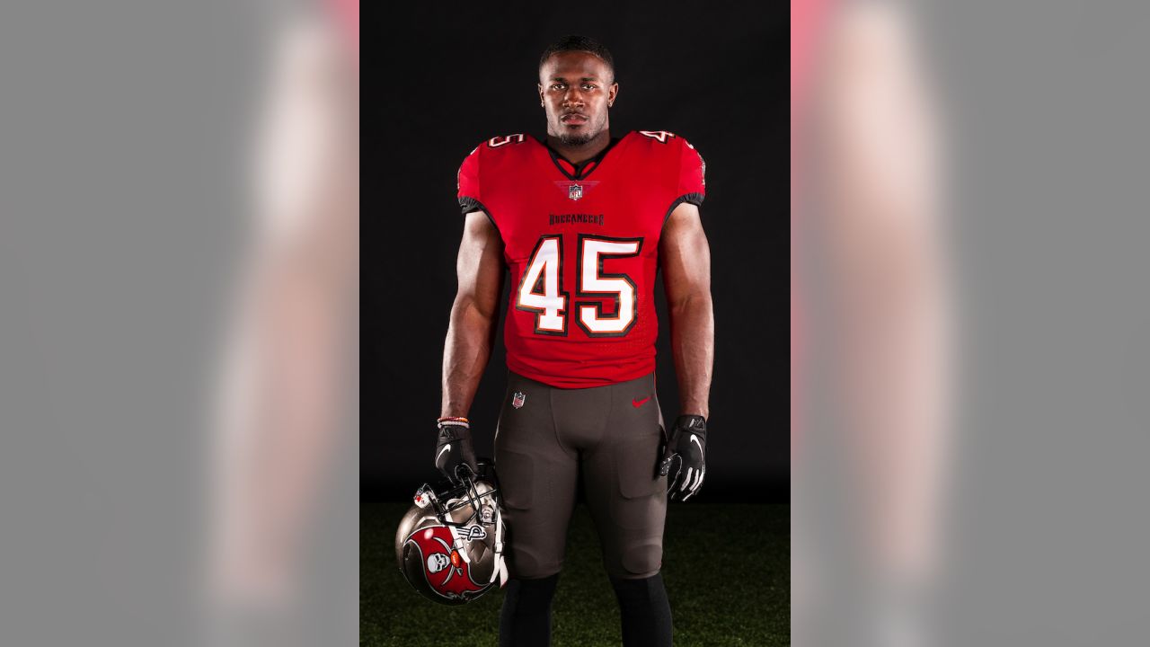 Photos of the Bucs Red Uniform