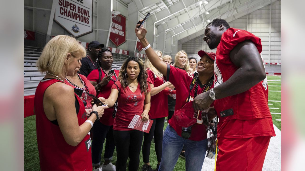 Bucs' annual Women of RED preseason party attracts nearly 2,000