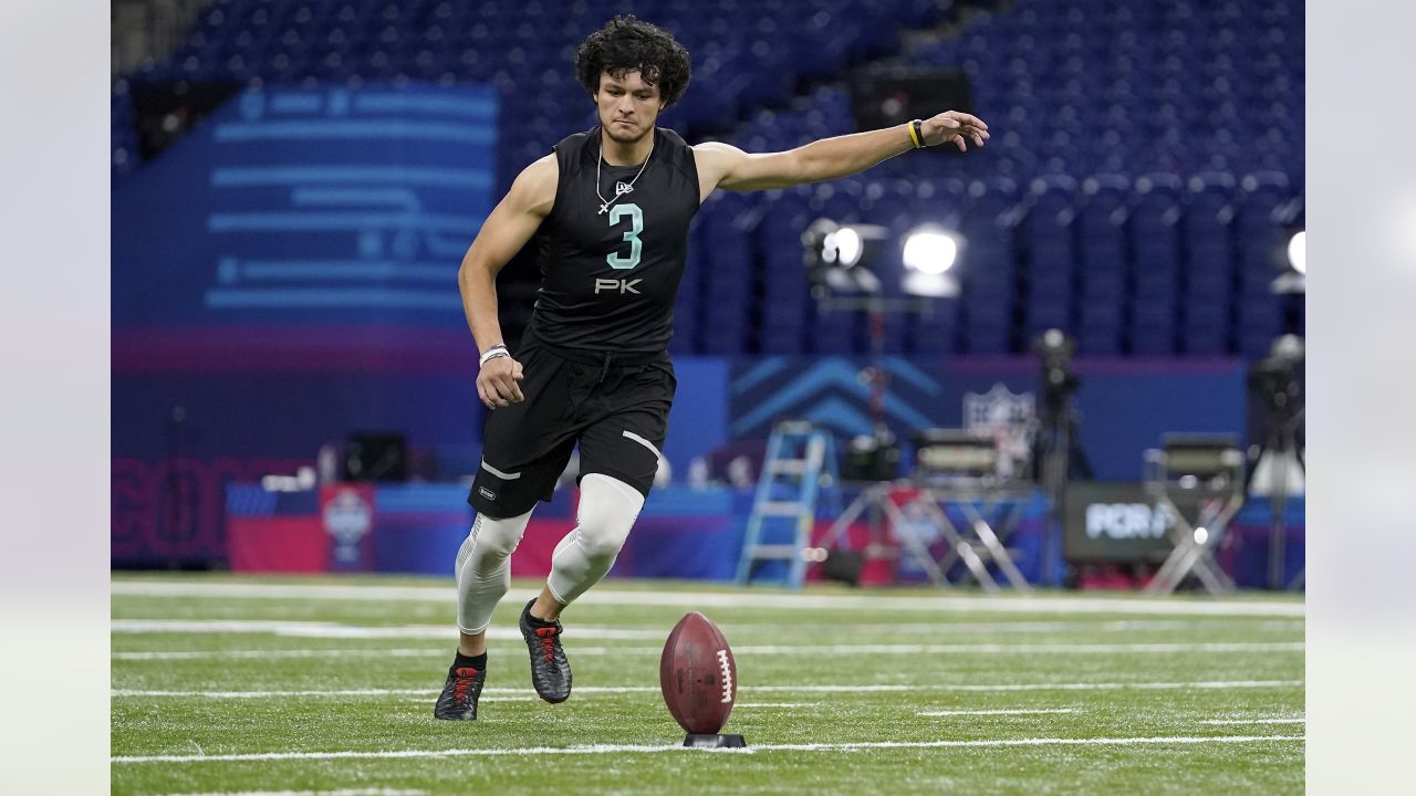 Punter Jake Camarda runs official 4.56-second 40-yard dash at 2022