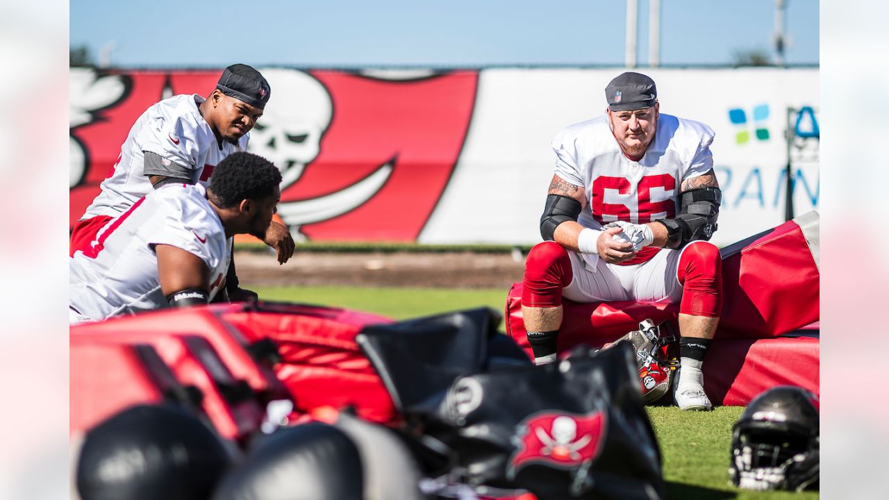 TAMPA, FL - SEP 29: Newly signed Tampa Bay Buccaneers defensive back Richard  Sherman (5) talks with Jordan Whitehead (33) and Carlton Davis III (24)  during the Tampa Bay Buccaneers work out