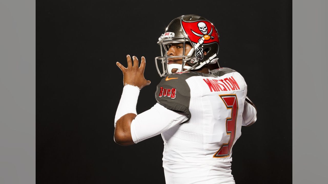 Editorial portrait photography of Tampa Bay Buccaneers Jameis Winston by  Chicago Photographer John Gress - Chicago Photographer & Director of  Photography