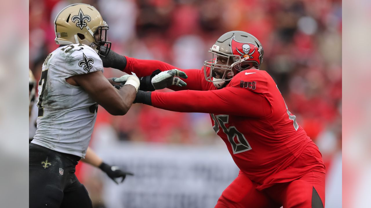 Tampa Bay Buccaneers Offensive Tackle Donovan Smith pass blocks