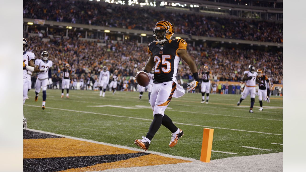 Gio Bernard Fantasy Outlook: Can he be a useful commodity in the  Buccaneers' backfield?